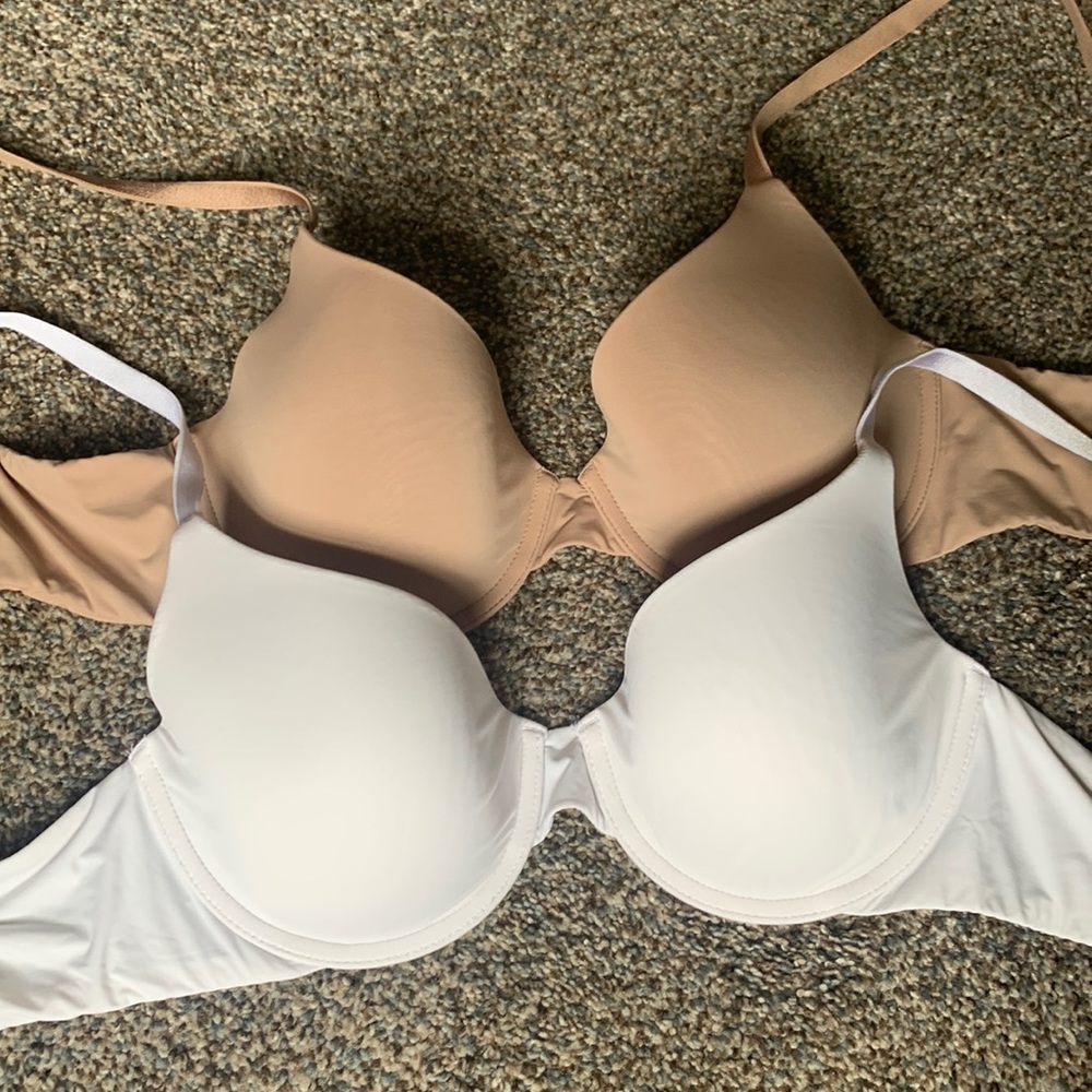 Two Victoria’s Secret t-shirt bras 34c